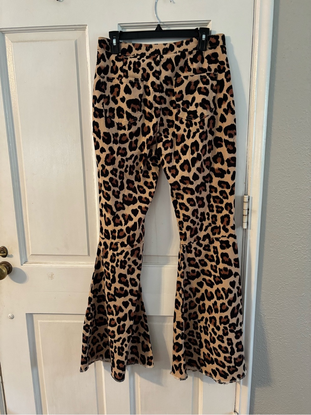 Peach Love California Women's Leopard Print Flare Pants Stretch Twill Zip L - Picture 4 of 7